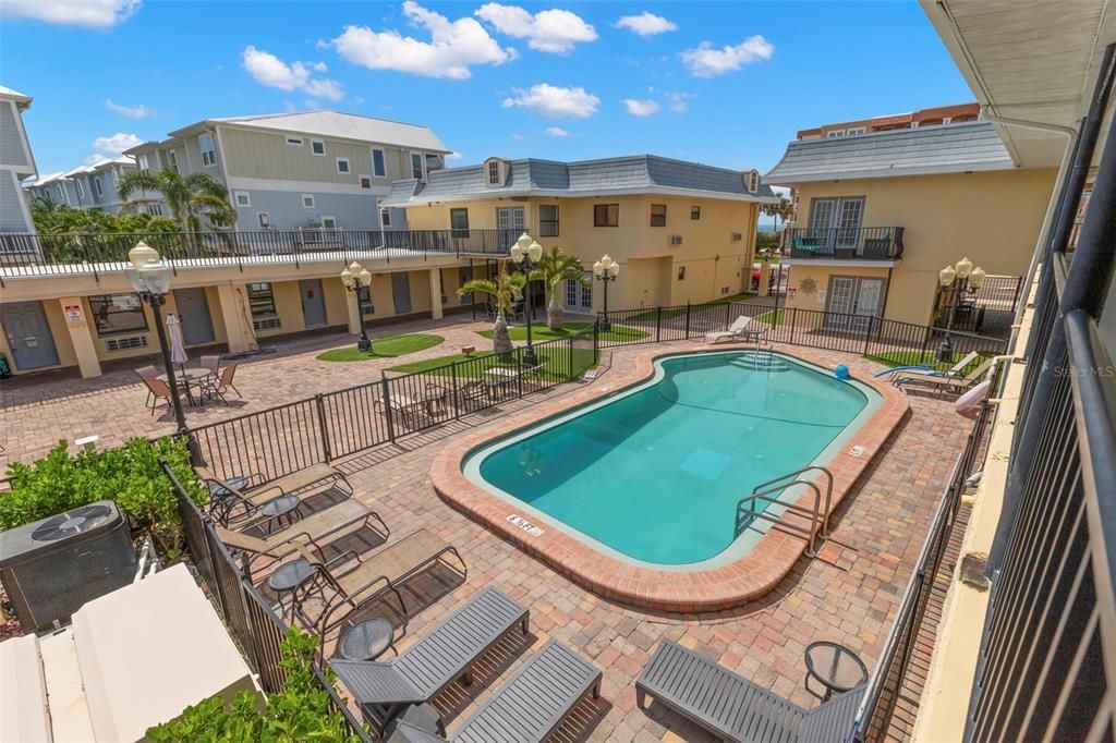 For Sale: $299,999 (0 beds, 1 baths, 255 Square Feet)