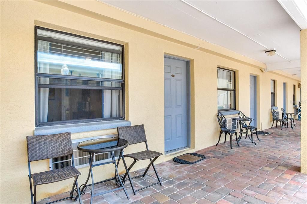 For Sale: $299,999 (0 beds, 1 baths, 255 Square Feet)