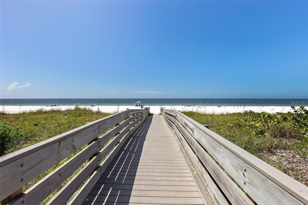 For Sale: $299,999 (0 beds, 1 baths, 255 Square Feet)