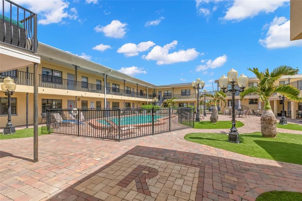 For Sale: $299,999 (0 beds, 1 baths, 255 Square Feet)