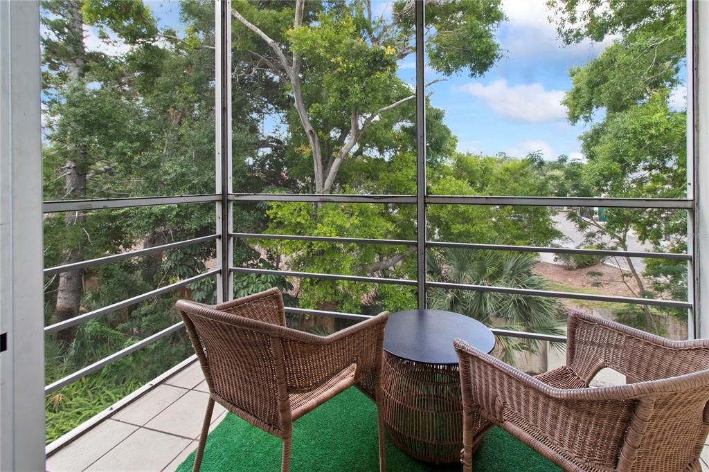 For Sale: $125,000 (1 beds, 1 baths, 600 Square Feet)