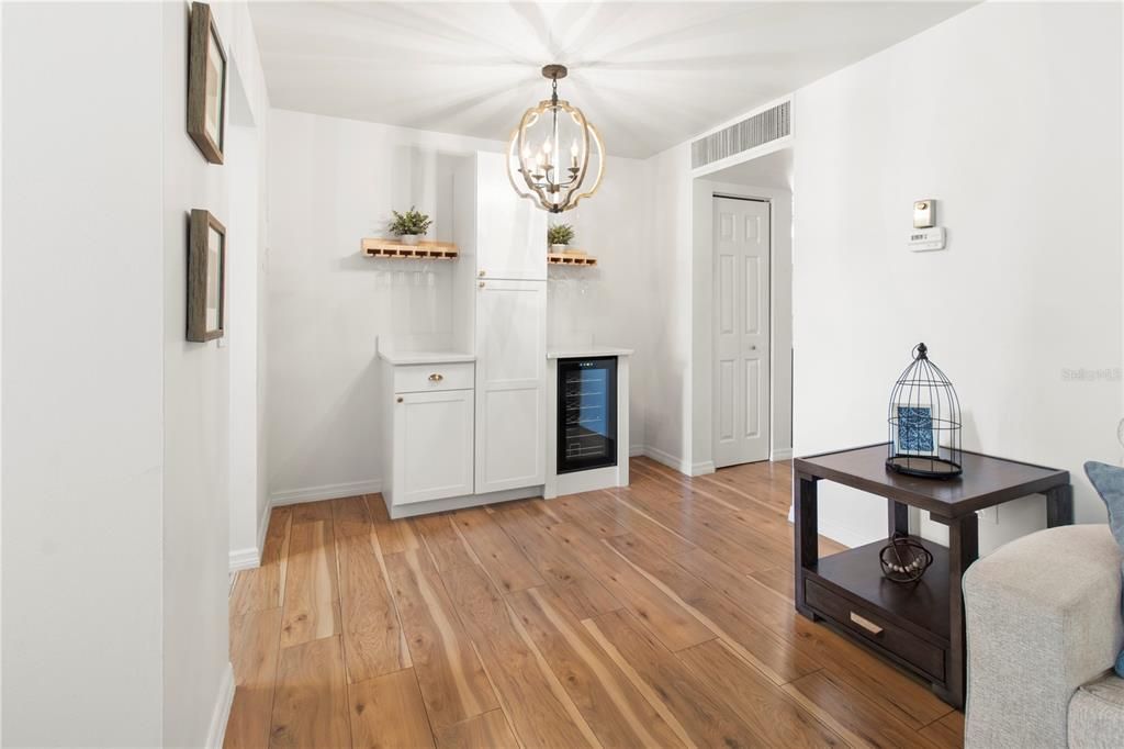 For Sale: $125,000 (1 beds, 1 baths, 600 Square Feet)