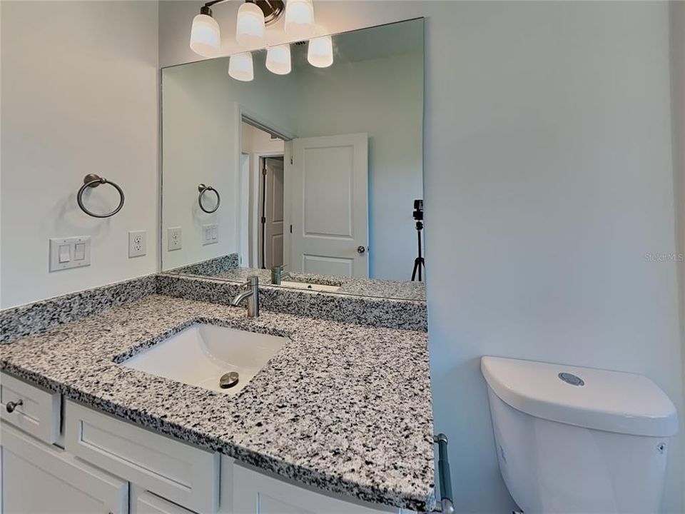 Activo con contrato: $299,900 (3 camas, 2 baños, 1548 Pies cuadrados)