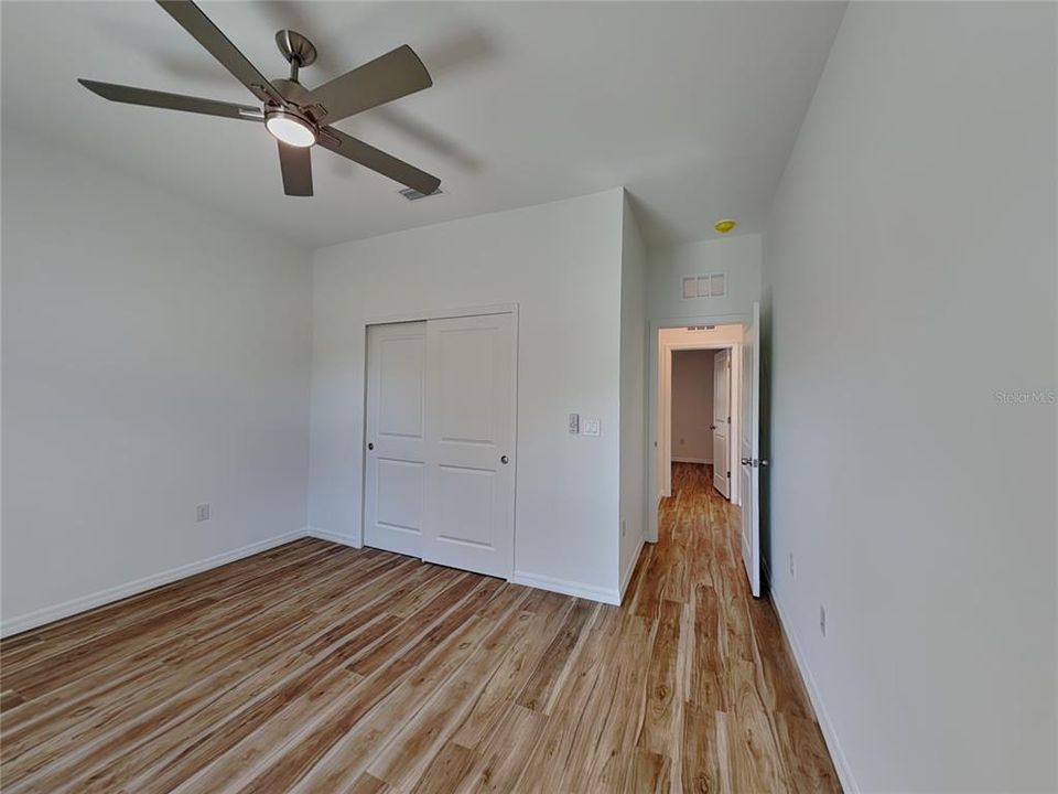 Activo con contrato: $299,900 (3 camas, 2 baños, 1548 Pies cuadrados)