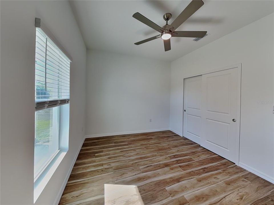 Activo con contrato: $299,900 (3 camas, 2 baños, 1548 Pies cuadrados)