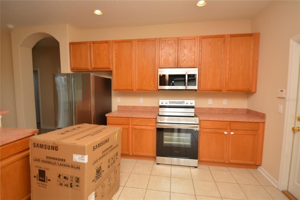 En Venta: $410,000 (3 camas, 3 baños, 2902 Pies cuadrados)