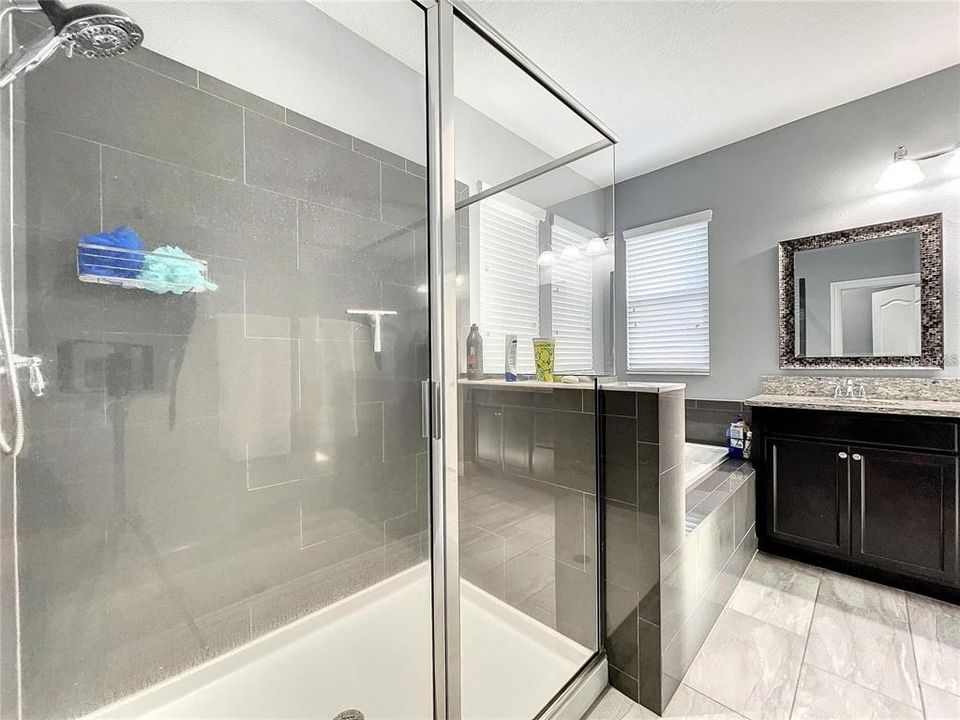 For Rent: $3,400 (5 beds, 3 baths, 2779 Square Feet)