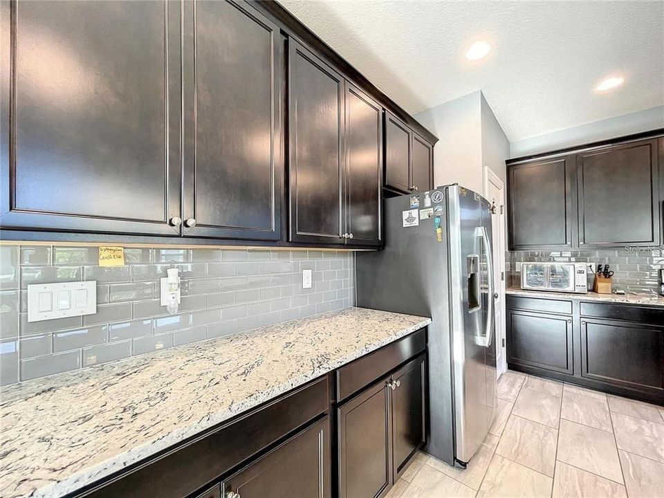 For Rent: $3,400 (5 beds, 3 baths, 2779 Square Feet)