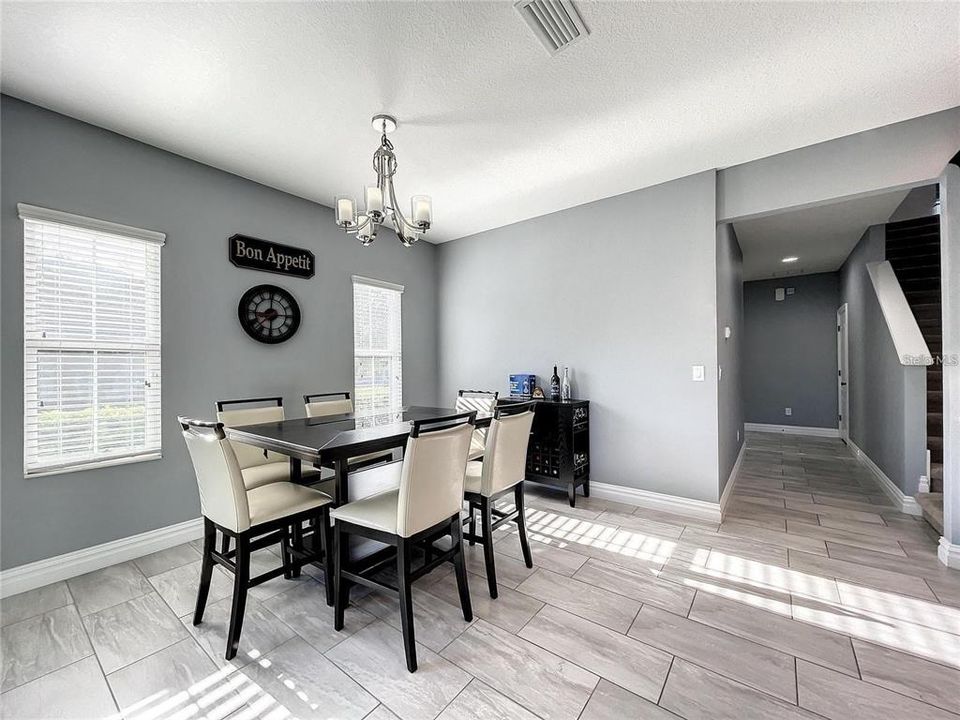 For Rent: $3,400 (5 beds, 3 baths, 2779 Square Feet)