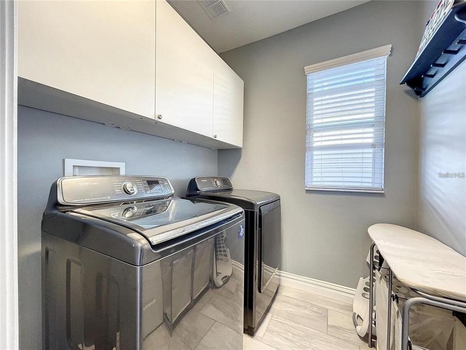 For Rent: $3,400 (5 beds, 3 baths, 2779 Square Feet)