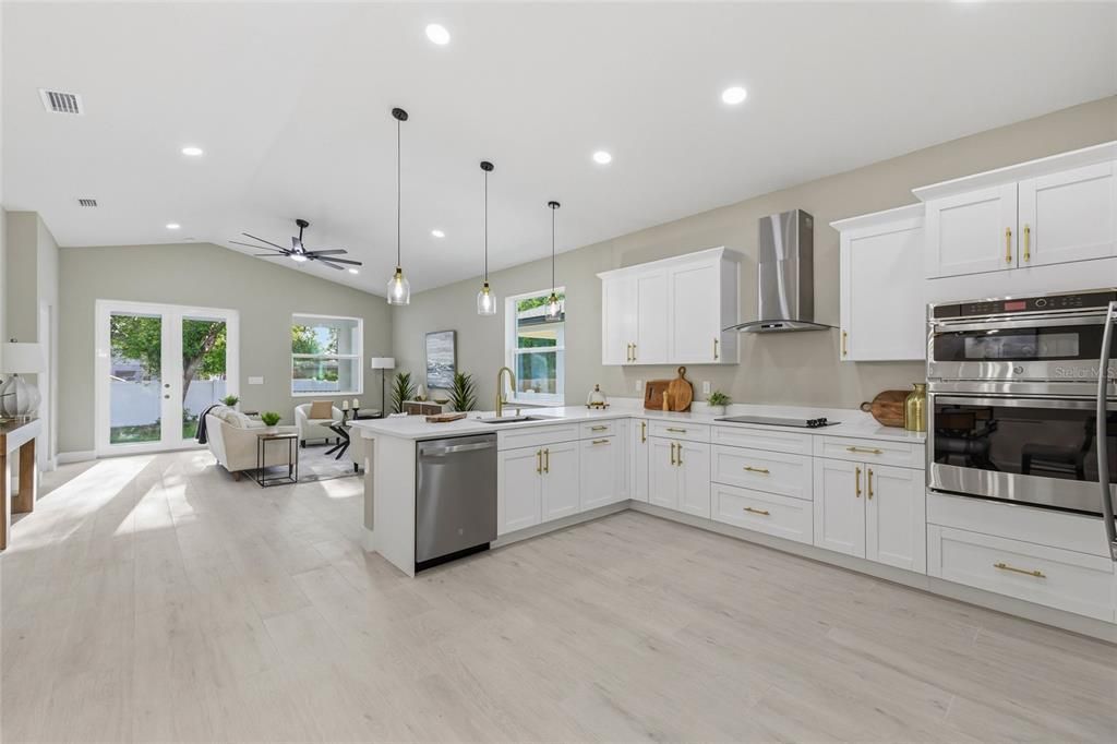 Active With Contract: $520,000 (4 beds, 2 baths, 1648 Square Feet)