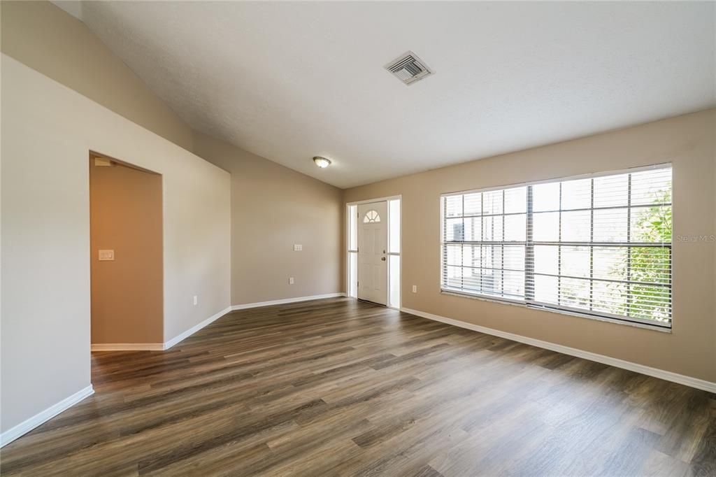 For Sale: $455,000 (3 beds, 2 baths, 2026 Square Feet)