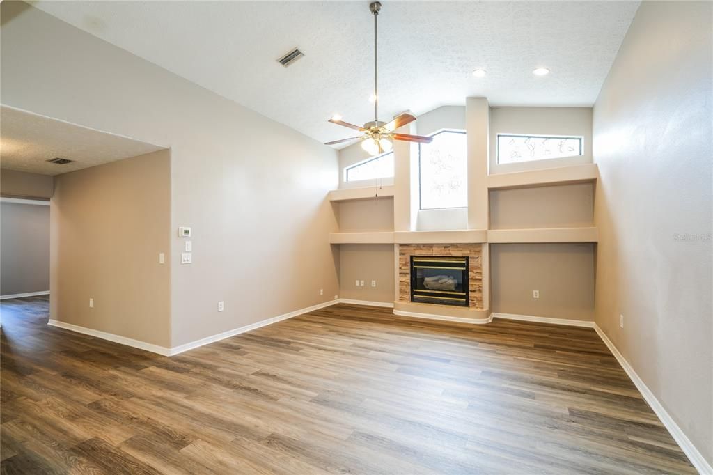 For Sale: $455,000 (3 beds, 2 baths, 2026 Square Feet)