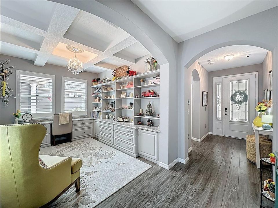 For Sale: $500,000 (2 beds, 2 baths, 1918 Square Feet)