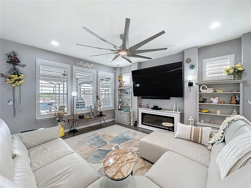 For Sale: $500,000 (2 beds, 2 baths, 1918 Square Feet)