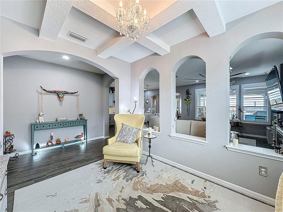 For Sale: $500,000 (2 beds, 2 baths, 1918 Square Feet)