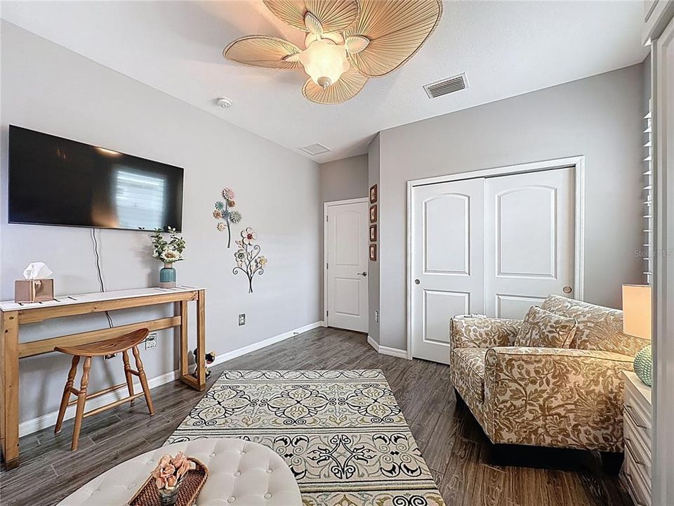 For Sale: $500,000 (2 beds, 2 baths, 1918 Square Feet)