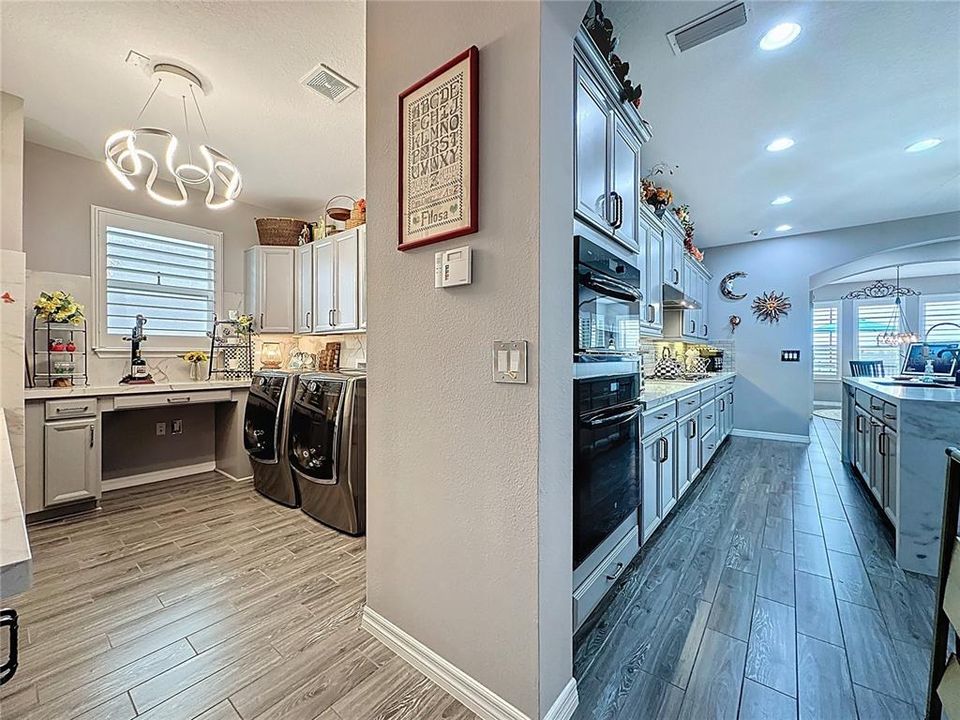 For Sale: $500,000 (2 beds, 2 baths, 1918 Square Feet)