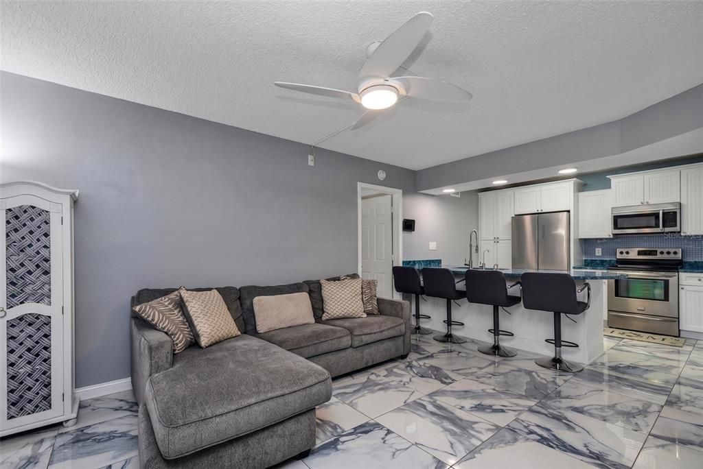 На продажу: $210,000 (3 спален, 2 ванн, 1011 Квадратных фут)