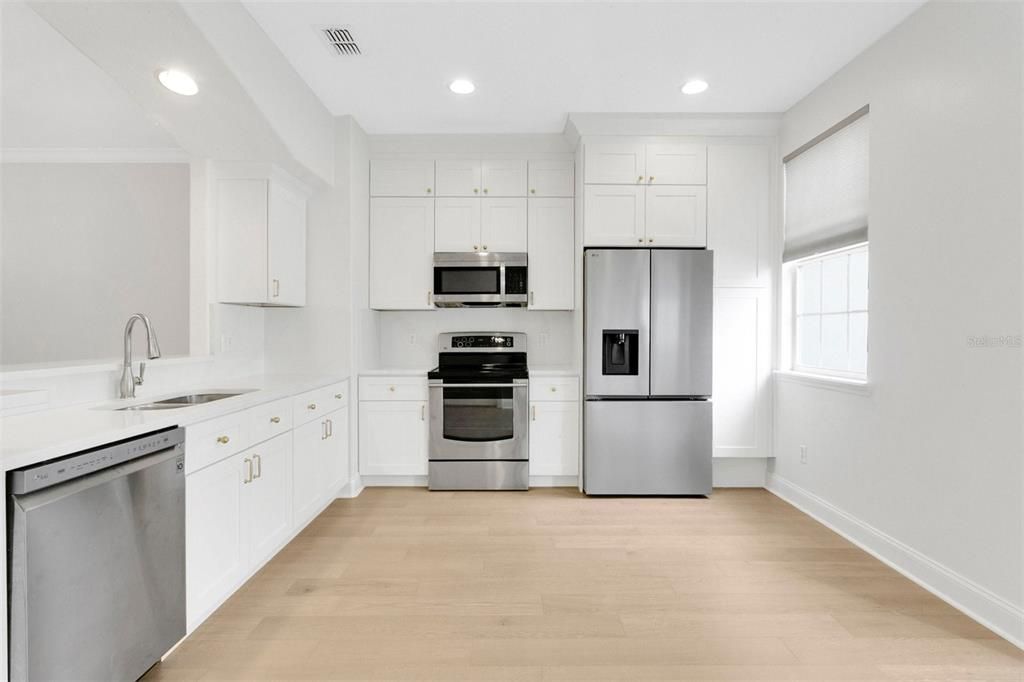 For Rent: $4,250 (3 beds, 3 baths, 2217 Square Feet)