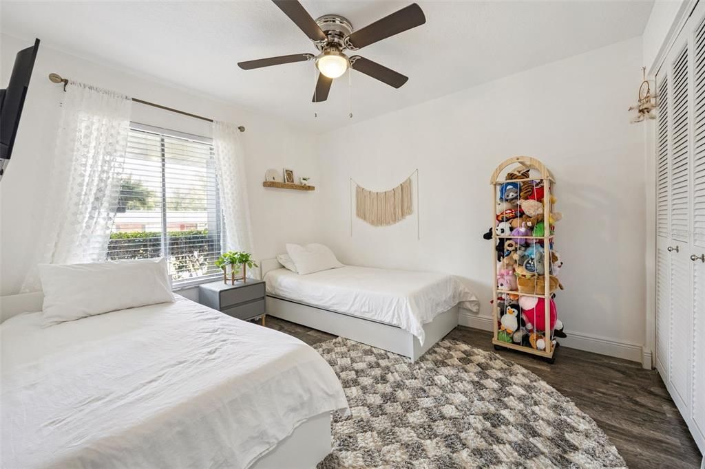 Activo con contrato: $395,000 (3 camas, 2 baños, 1621 Pies cuadrados)