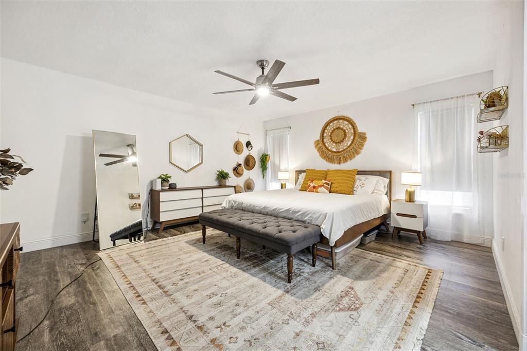 Activo con contrato: $395,000 (3 camas, 2 baños, 1621 Pies cuadrados)
