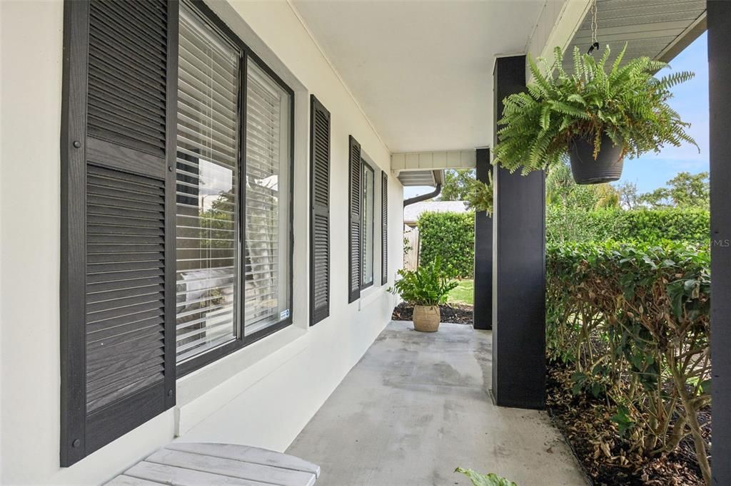 Activo con contrato: $395,000 (3 camas, 2 baños, 1621 Pies cuadrados)