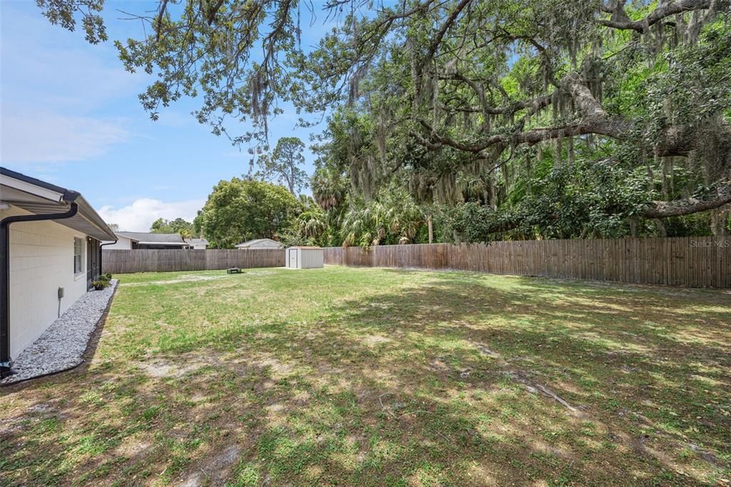 Activo con contrato: $395,000 (3 camas, 2 baños, 1621 Pies cuadrados)