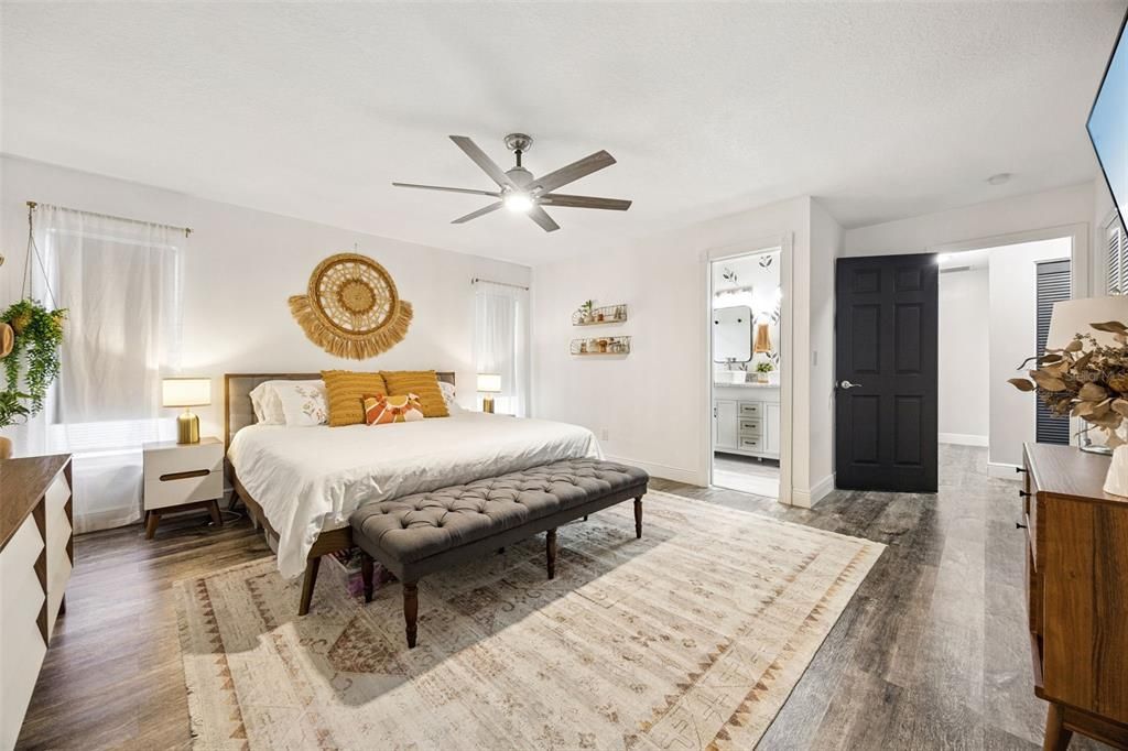 Activo con contrato: $395,000 (3 camas, 2 baños, 1621 Pies cuadrados)