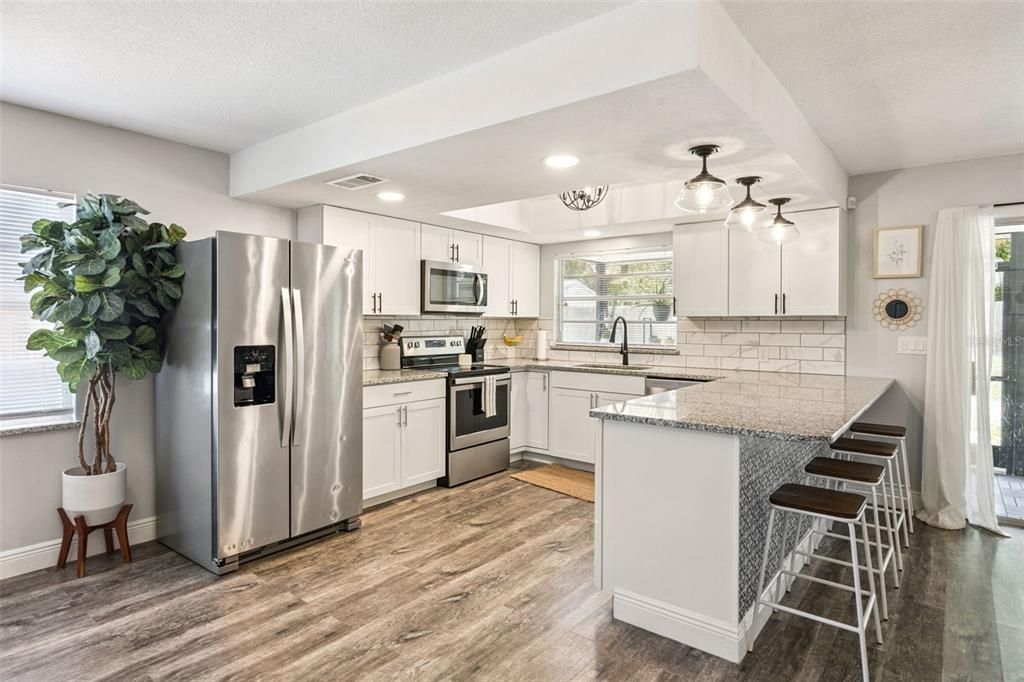 Activo con contrato: $395,000 (3 camas, 2 baños, 1621 Pies cuadrados)