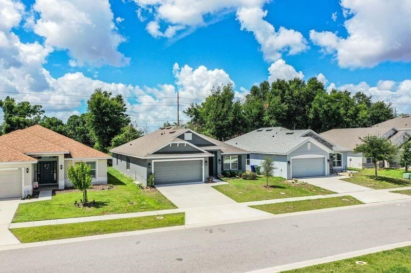 На продажу: $329,900 (4 спален, 2 ванн, 1820 Квадратных фут)