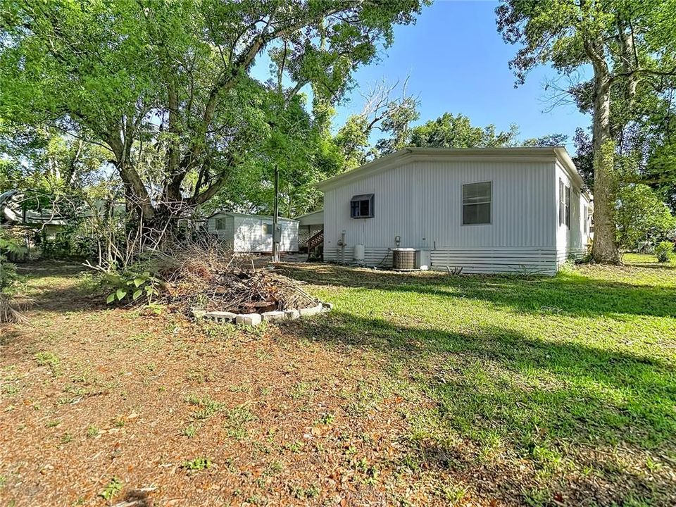 For Sale: $165,000 (2 beds, 2 baths, 1296 Square Feet)