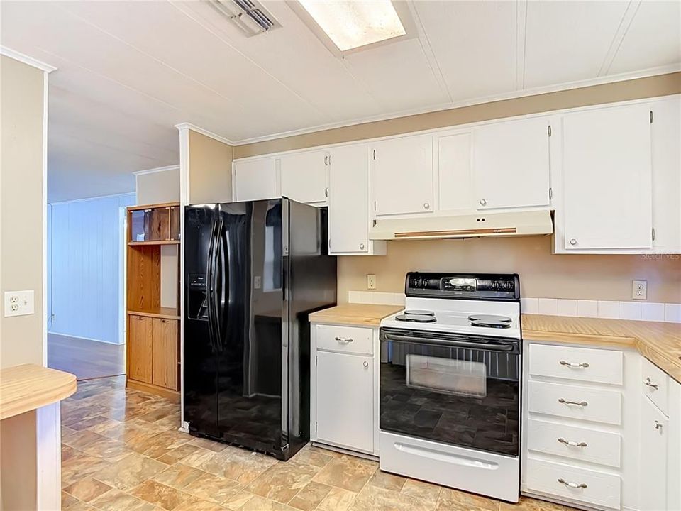 For Sale: $165,000 (2 beds, 2 baths, 1296 Square Feet)
