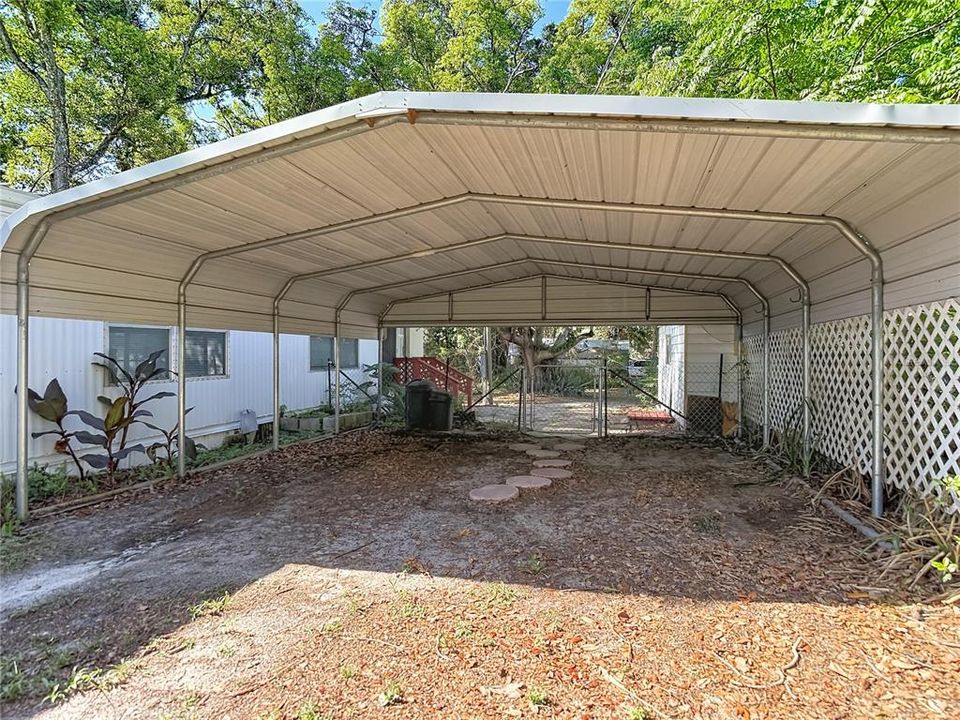 For Sale: $165,000 (2 beds, 2 baths, 1296 Square Feet)
