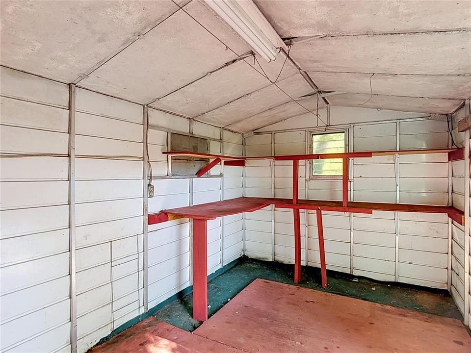 For Sale: $165,000 (2 beds, 2 baths, 1296 Square Feet)
