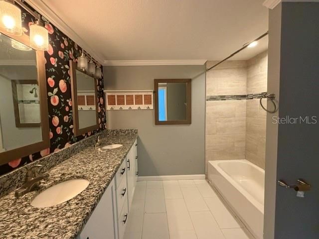 На продажу: $265,000 (4 спален, 2 ванн, 2259 Квадратных фут)