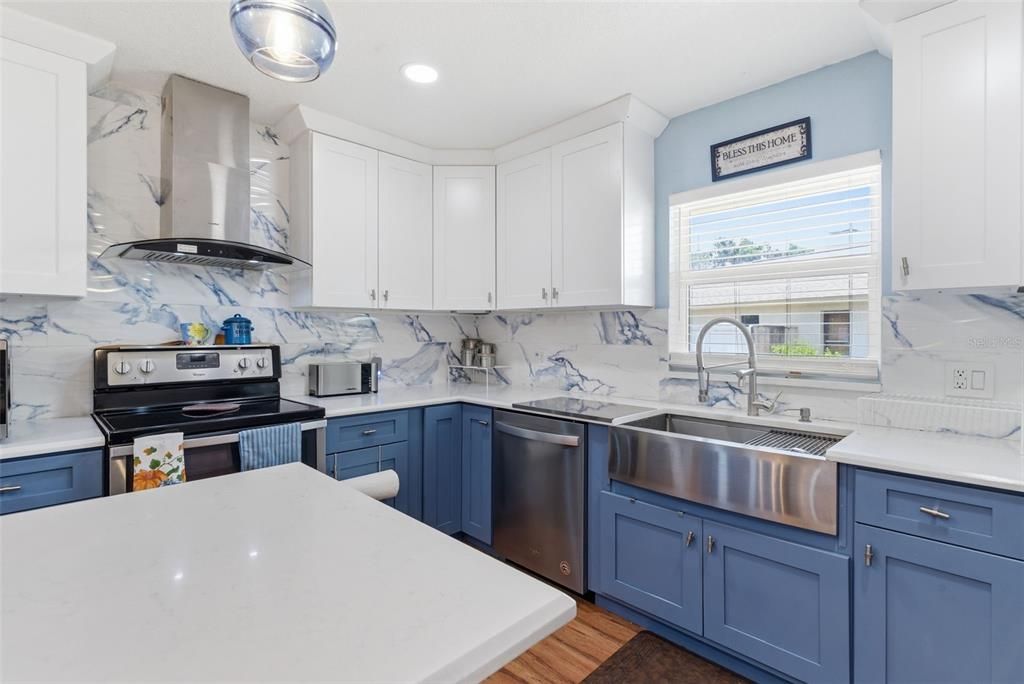 For Sale: $369,900 (3 beds, 2 baths, 1679 Square Feet)