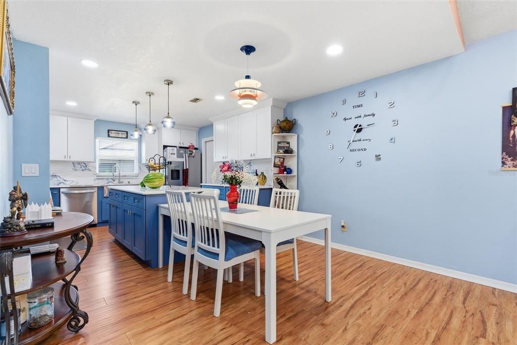 For Sale: $369,900 (3 beds, 2 baths, 1679 Square Feet)