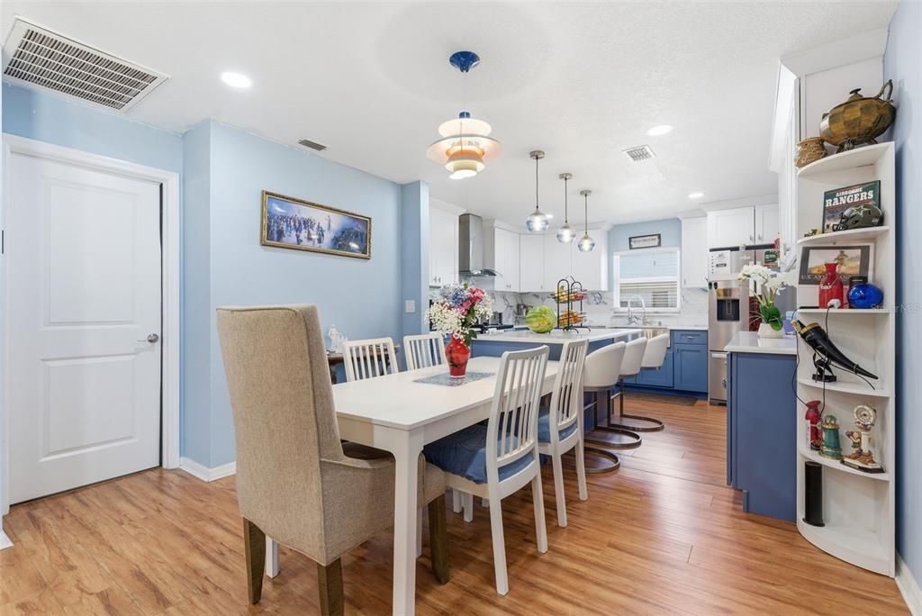 For Sale: $369,900 (3 beds, 2 baths, 1679 Square Feet)