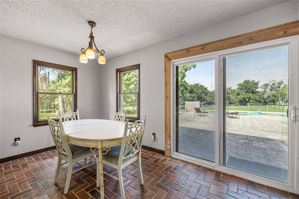 En Venta: $2,995,000 (3 camas, 2 baños, 2355 Pies cuadrados)