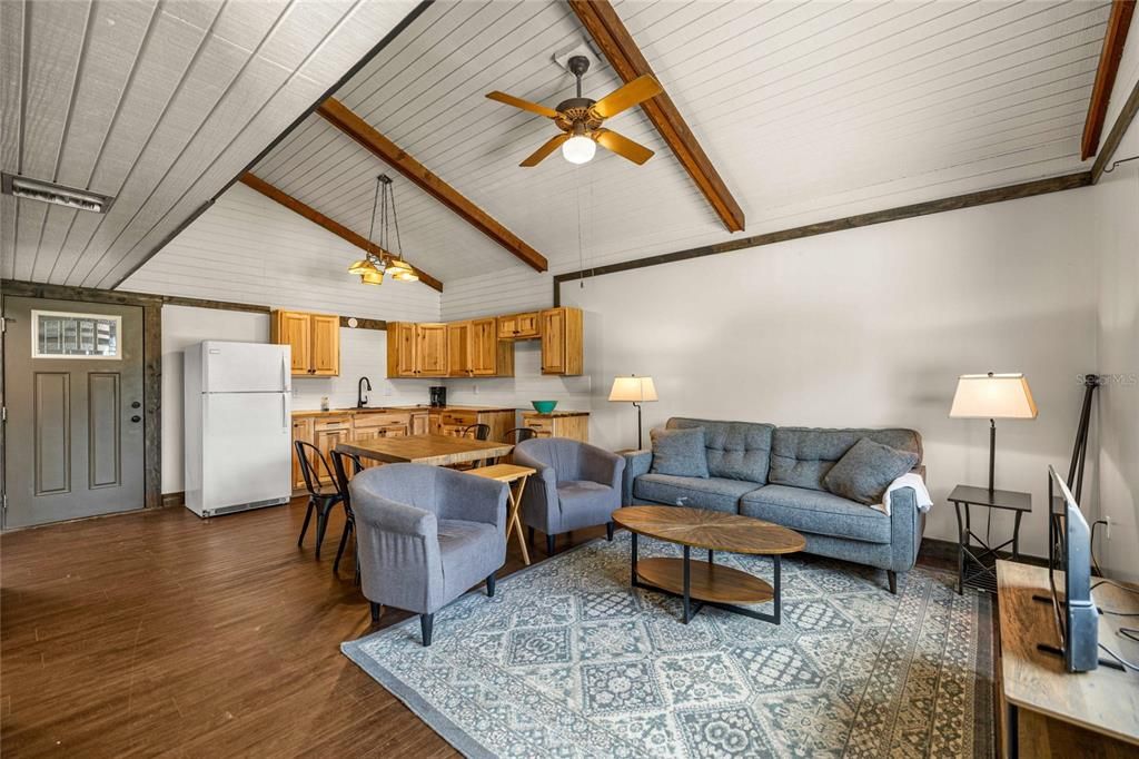En Venta: $2,995,000 (3 camas, 2 baños, 2355 Pies cuadrados)