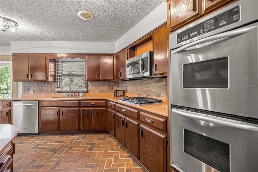 En Venta: $2,995,000 (3 camas, 2 baños, 2355 Pies cuadrados)