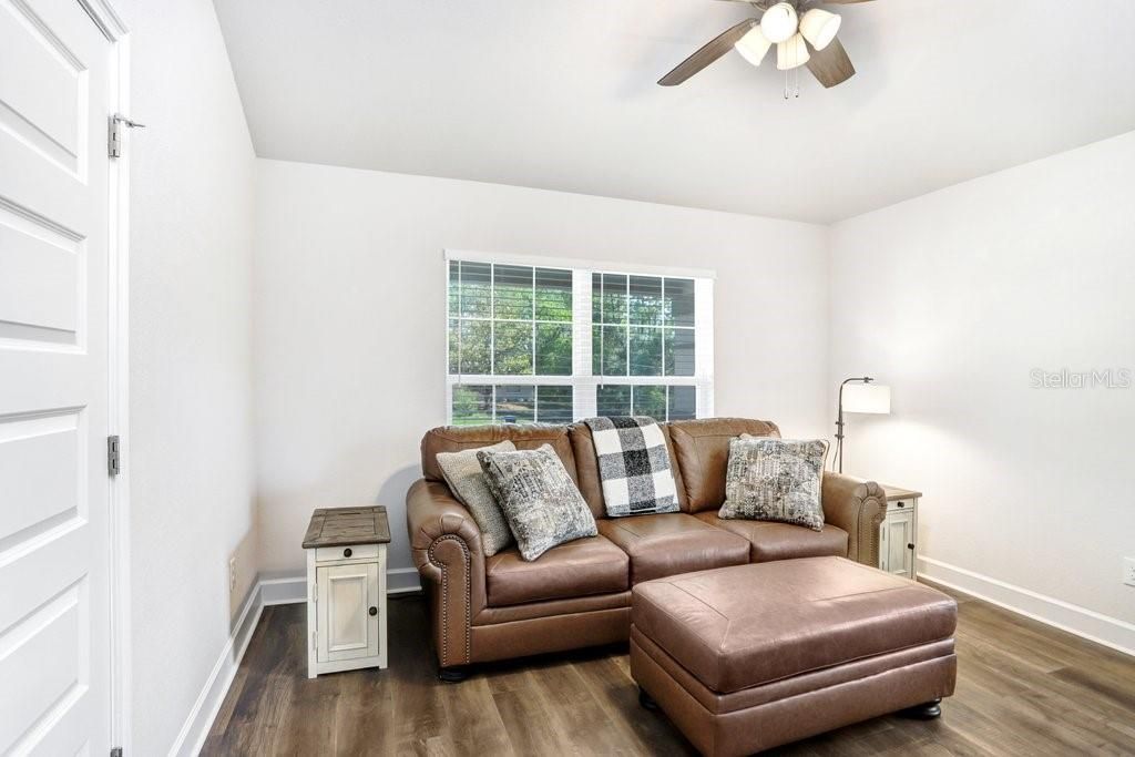 For Sale: $470,000 (4 beds, 3 baths, 2512 Square Feet)