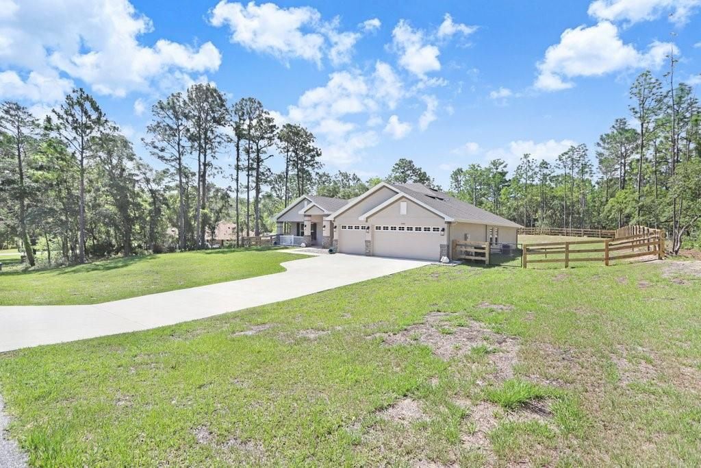 For Sale: $470,000 (4 beds, 3 baths, 2512 Square Feet)