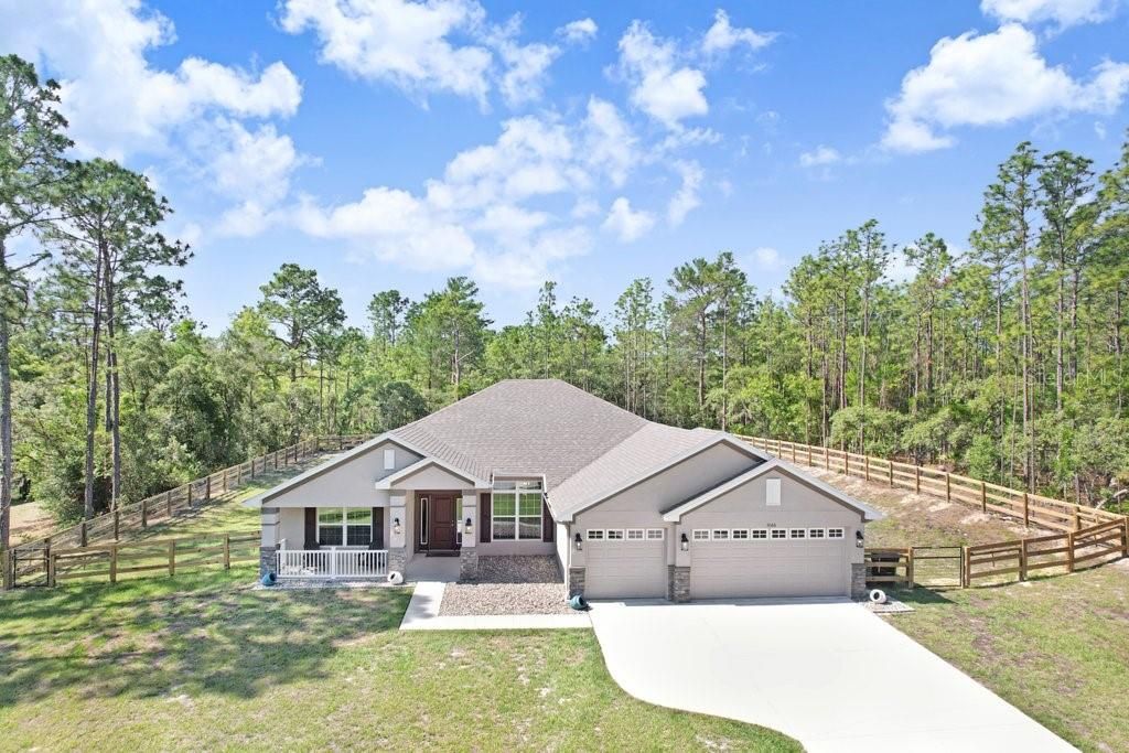 For Sale: $470,000 (4 beds, 3 baths, 2512 Square Feet)