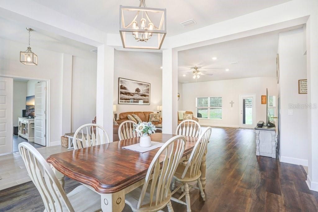 For Sale: $470,000 (4 beds, 3 baths, 2512 Square Feet)