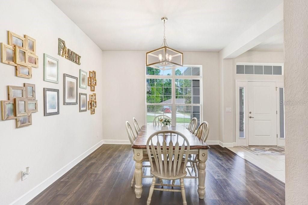 For Sale: $470,000 (4 beds, 3 baths, 2512 Square Feet)