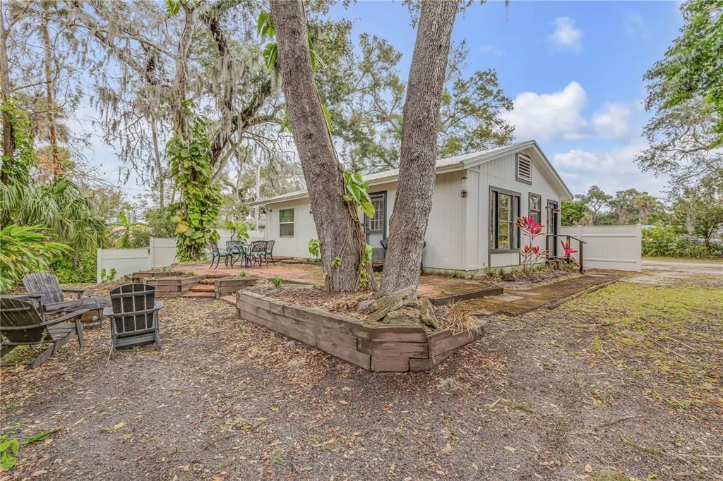 For Sale: $995,000 (0 beds, 0 baths, 2574 Square Feet)