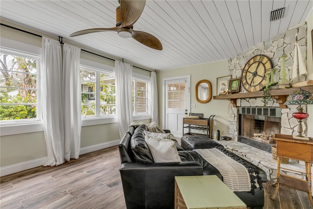 For Sale: $995,000 (0 beds, 0 baths, 2574 Square Feet)