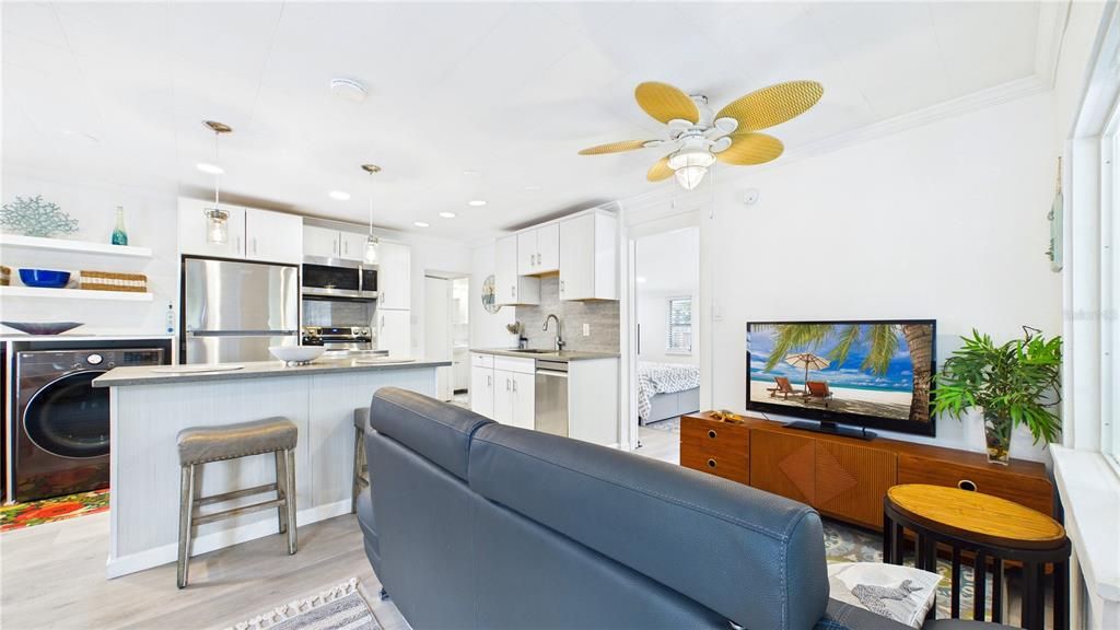 For Sale: $500,000 (2 beds, 2 baths, 1044 Square Feet)
